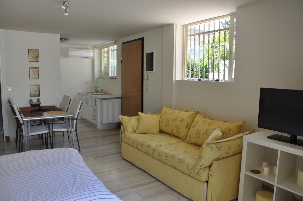 Cosy Studio With Garden / Individual Apartment Atina Dış mekan fotoğraf